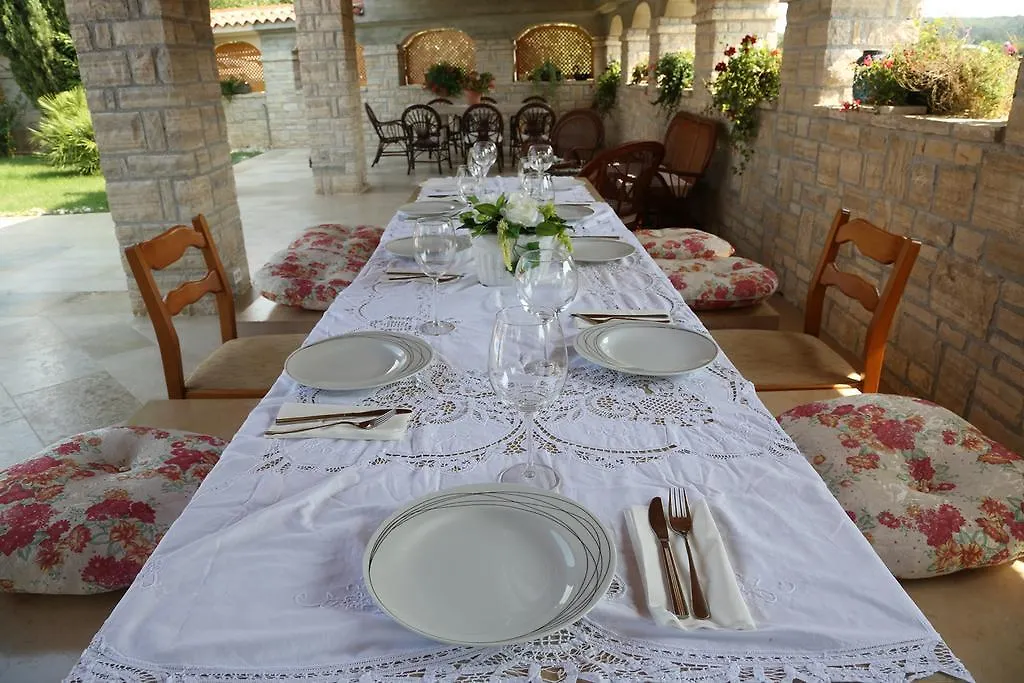 ורסאר Apartments Max