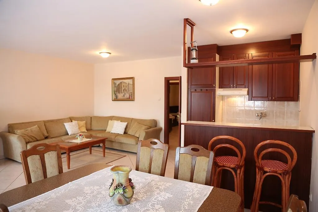 ורסאר Apartments Max 0*,  קרואטיה