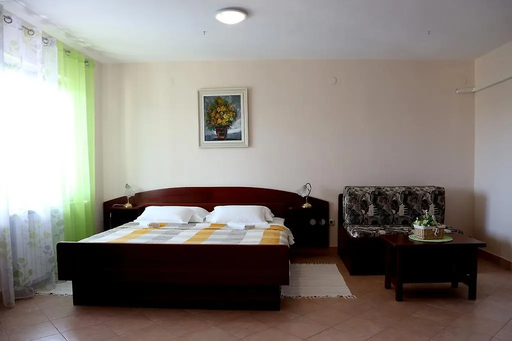 Apartments Max Vrsar