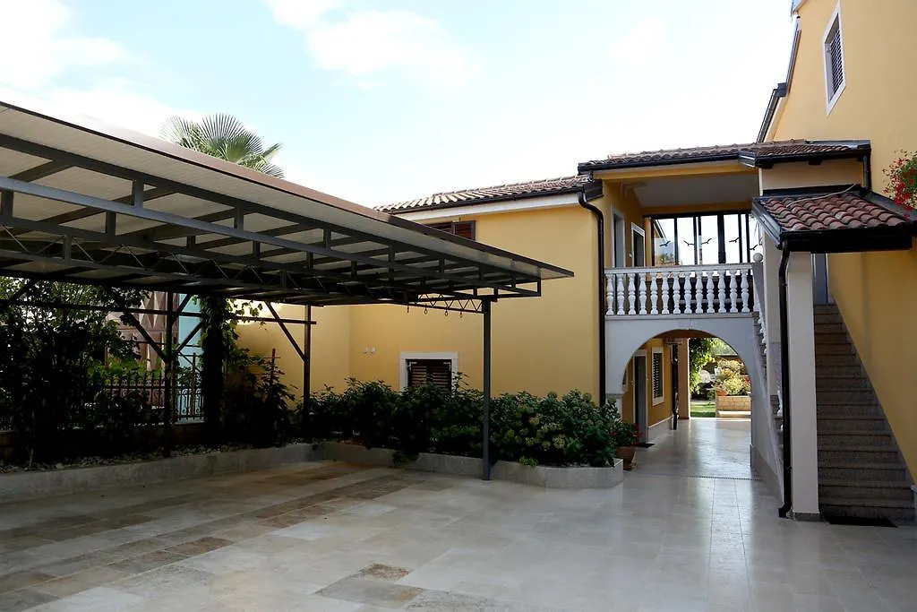Apartments Max Vrsar Croatia
